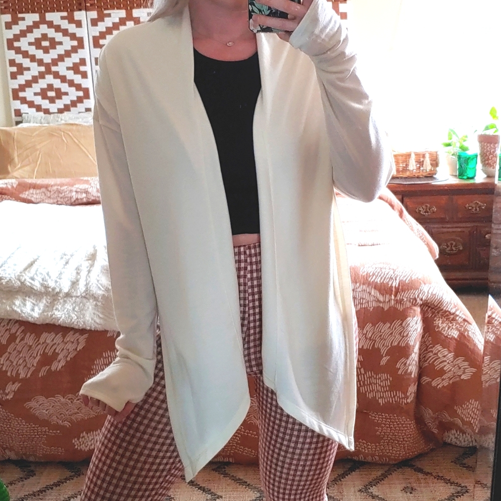 Cardigan - Picture 7 of 10